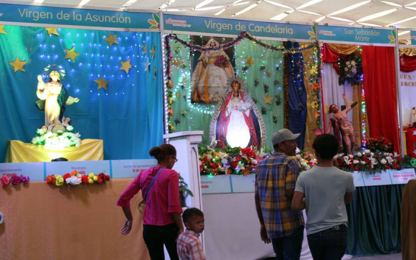 desfile-santospatronos-altares
